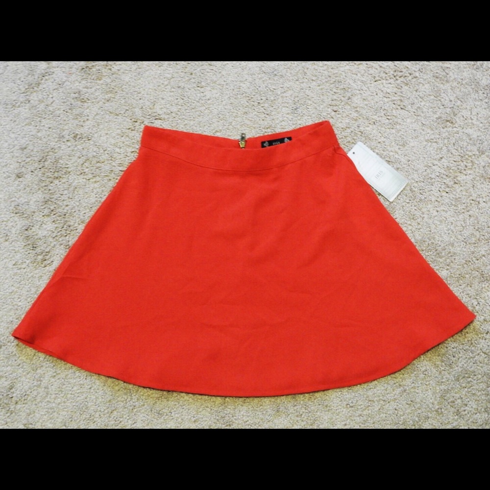 🆕 IRIS BASIC Red Pleated flared skater skirt
